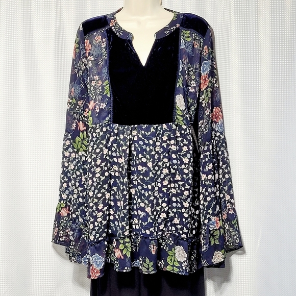 Suzanne Betro Floral Velvet Lace Ruffles Bell Sleeves Flowy Pop Over Blouse (1X) - Picture 2 of 13